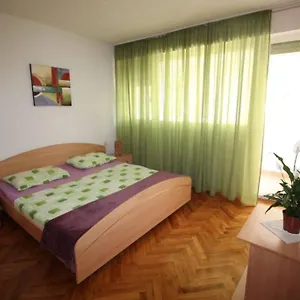  Apartment Old City/beach 13 Minutes Away, Parking, For 4
