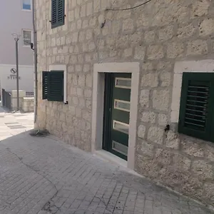  Apartment Stone